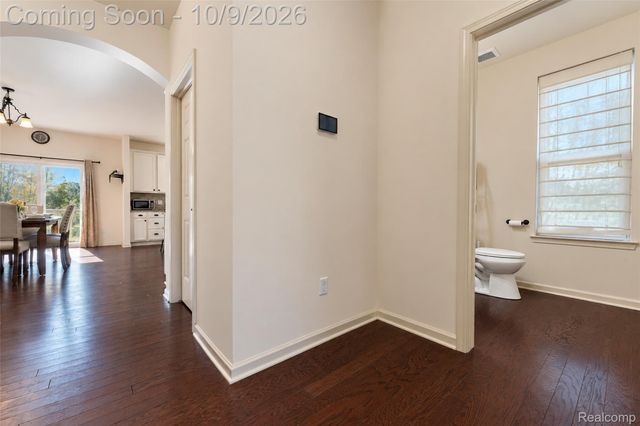 27363 Victoria Road, Novi, MI 48374