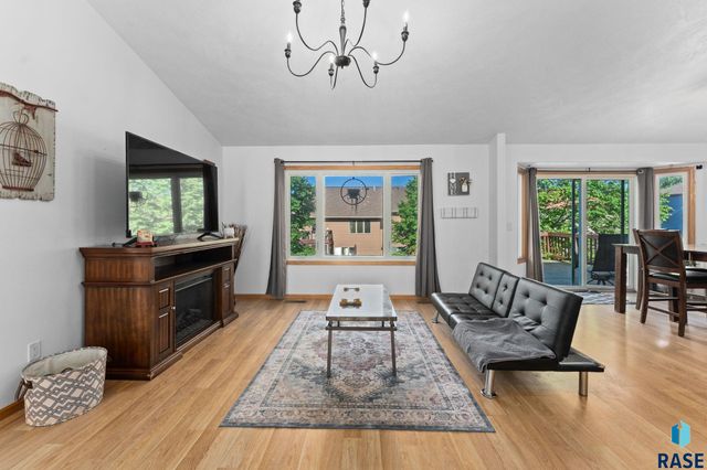 4201 S Pillsberry Ave Avenue, Sioux Falls, SD 57103