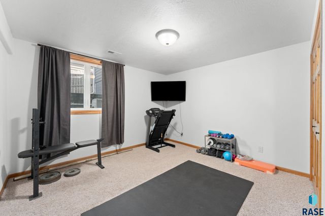 4201 S Pillsberry Ave Avenue, Sioux Falls, SD 57103