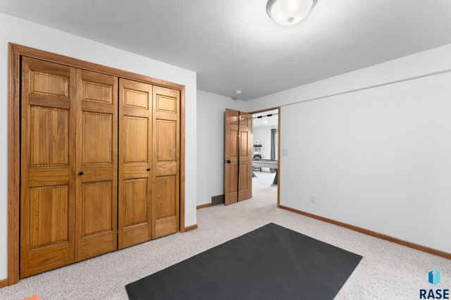 4201 S Pillsberry Ave Avenue, Sioux Falls, SD 57103