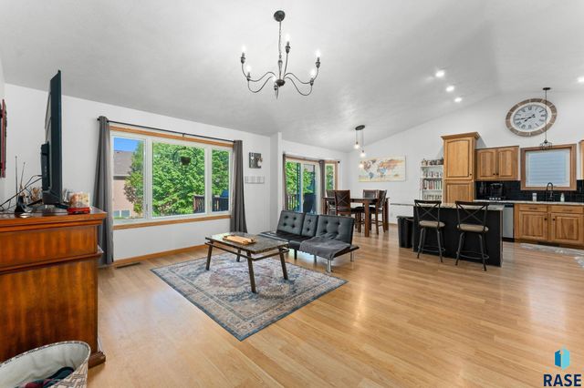 4201 S Pillsberry Ave Avenue, Sioux Falls, SD 57103