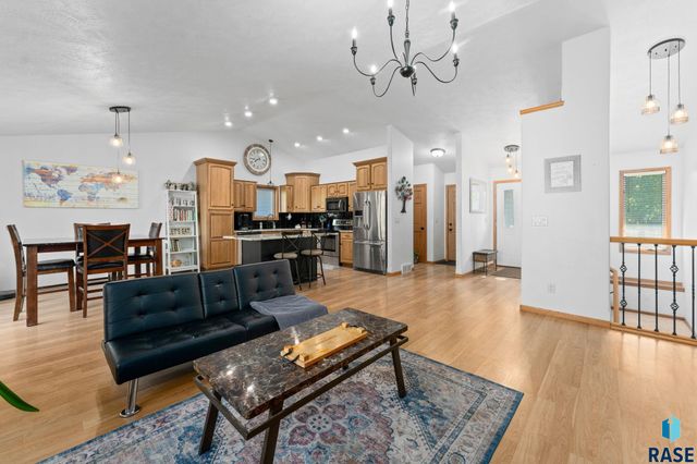 4201 S Pillsberry Ave Avenue, Sioux Falls, SD 57103