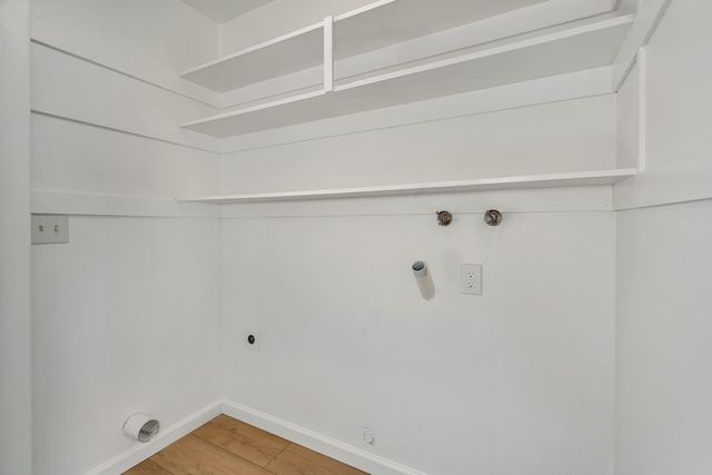 961 E Foxhill Drive, Fresno, CA 93720