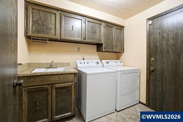 4562 Johnisee Ct NE, Salem, OR 97305