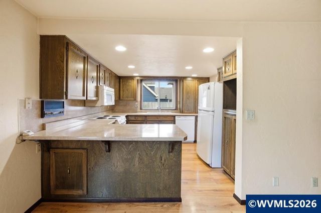 4562 Johnisee Ct NE, Salem, OR 97305