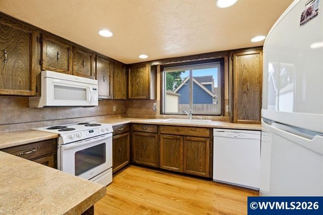 4562 Johnisee Ct NE, Salem, OR 97305