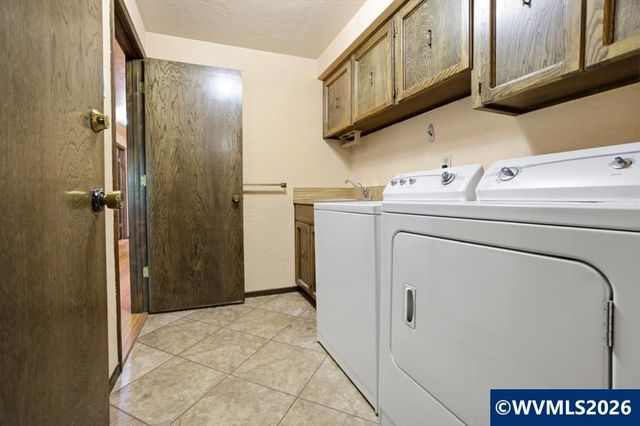 4562 Johnisee Ct NE, Salem, OR 97305