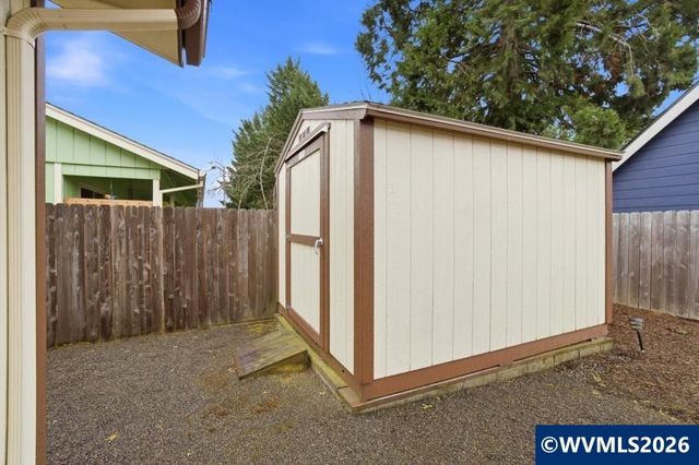 4562 Johnisee Ct NE, Salem, OR 97305