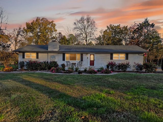 521 Steele Road, Rossville, GA 30741