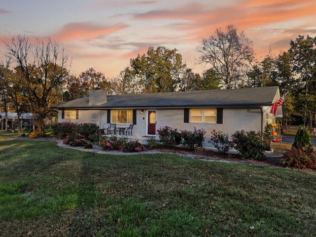 521 Steele Road, Rossville, GA 30741