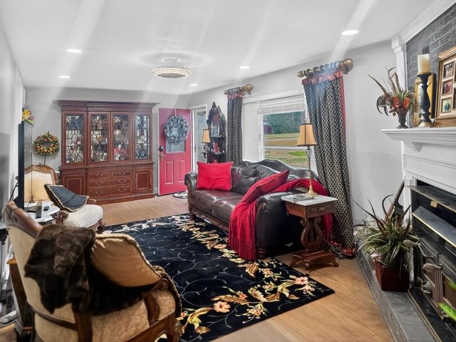 521 Steele Road, Rossville, GA 30741