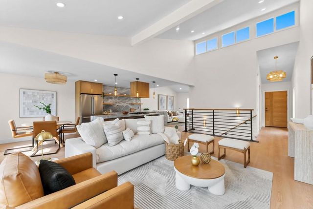 674 Hygeia Avenue, Encinitas, CA 92024