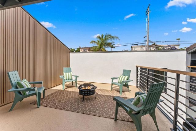 674 Hygeia Avenue, Encinitas, CA 92024