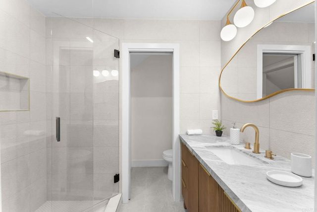 674 Hygeia Avenue, Encinitas, CA 92024