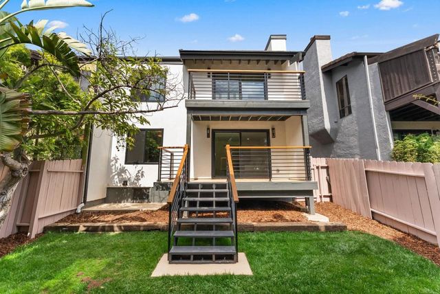 674 Hygeia Avenue, Encinitas, CA 92024