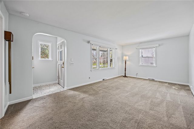 515 Shelford Road, Irondequoit, NY 14609