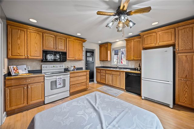 515 Shelford Road, Irondequoit, NY 14609