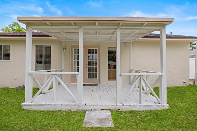 23444 Shetland Run, Boca Raton, FL 33433