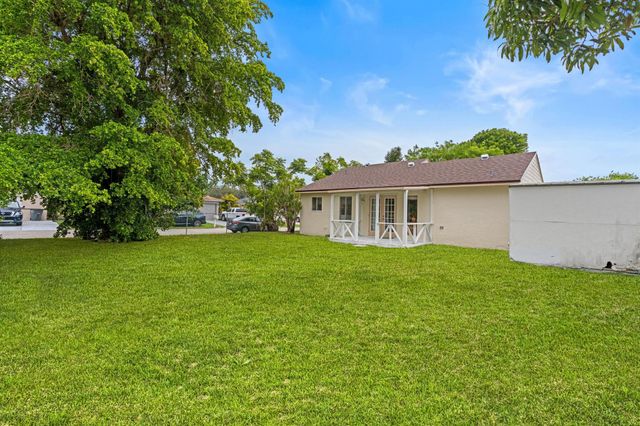 23444 Shetland Run, Boca Raton, FL 33433