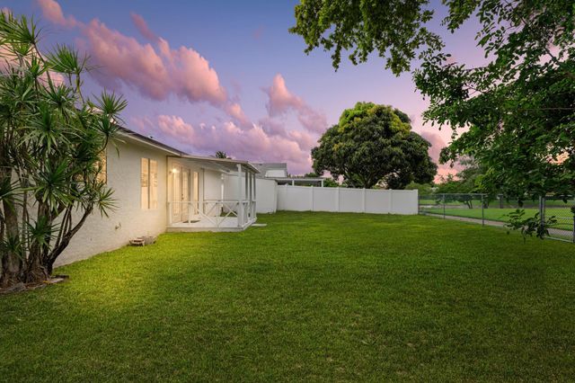 23444 Shetland Run, Boca Raton, FL 33433