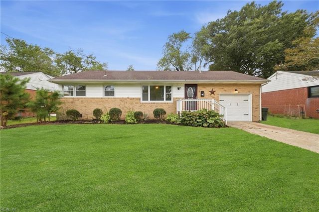10 Eastlawn DR, Hampton, VA 23664