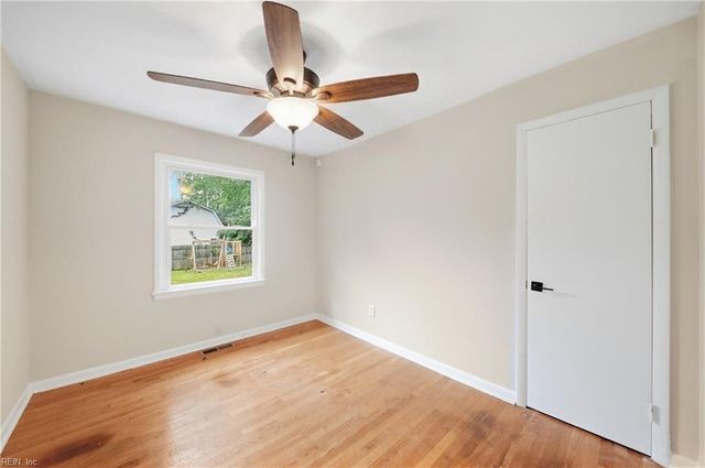10 Eastlawn DR, Hampton, VA 23664