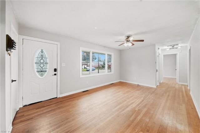 10 Eastlawn DR, Hampton, VA 23664