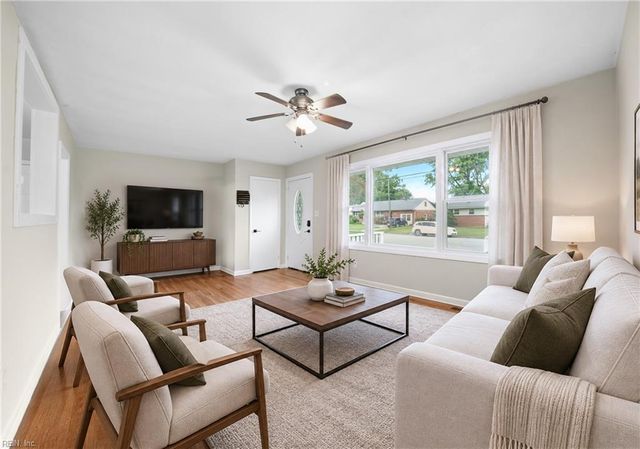 10 Eastlawn DR, Hampton, VA 23664