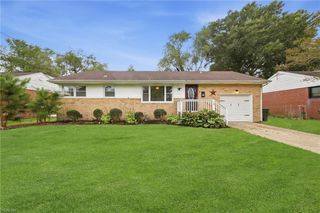 10 Eastlawn DR, Hampton, VA 23664