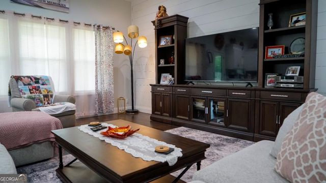 1030 Paris Avenue, Swainsboro, GA 30401
