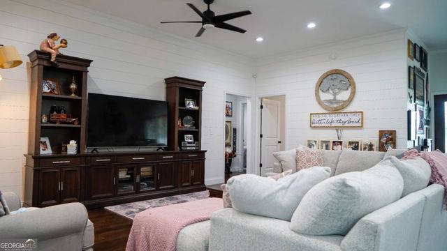 1030 Paris Avenue, Swainsboro, GA 30401