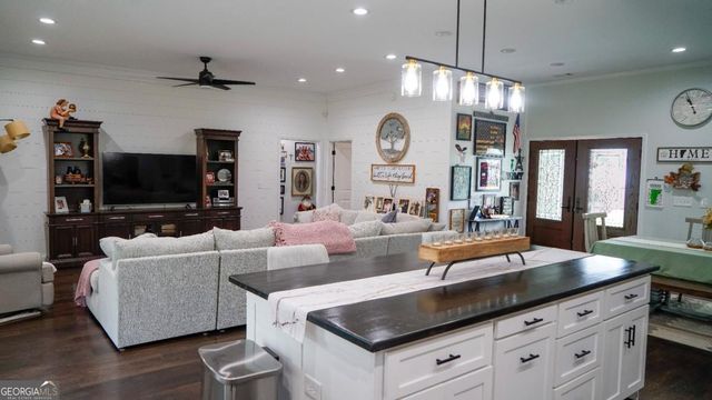 1030 Paris Avenue, Swainsboro, GA 30401