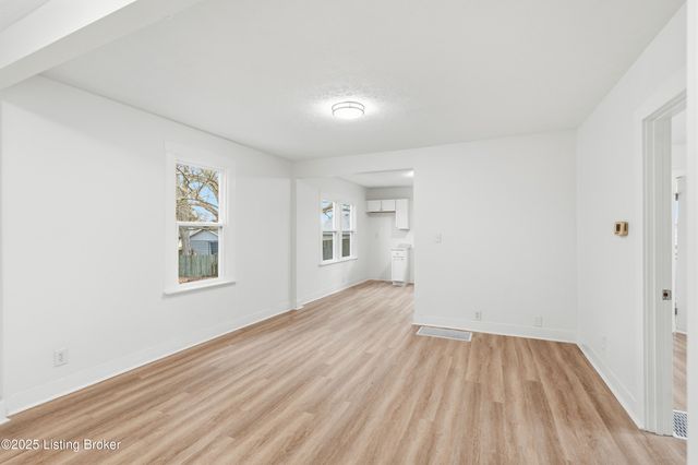 10212 Greenfield Park Rd, Louisville, KY 40258