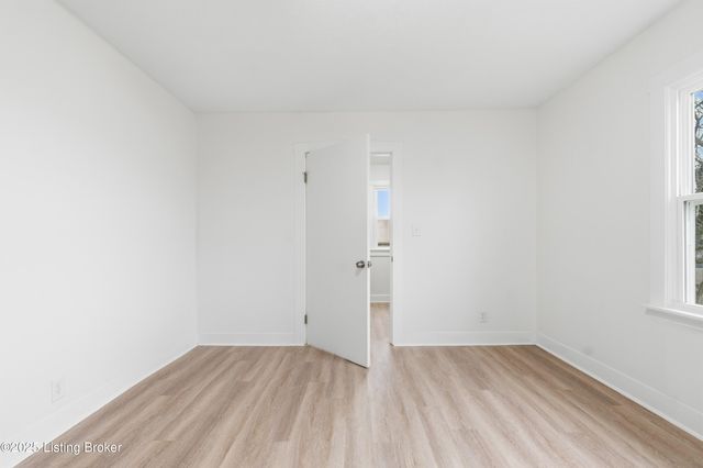 10212 Greenfield Park Rd, Louisville, KY 40258