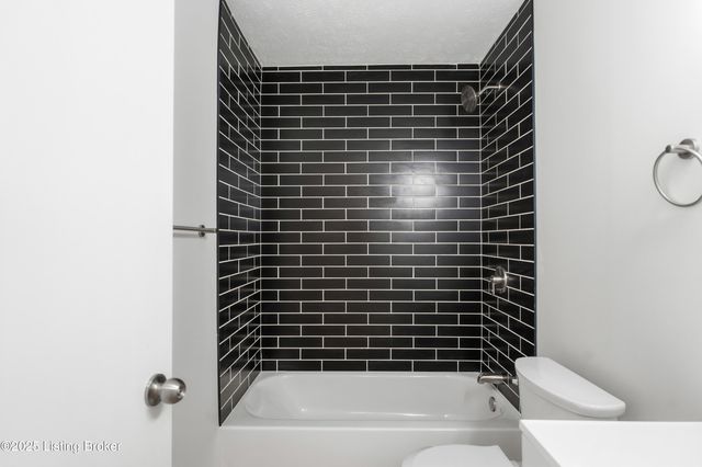 10212 Greenfield Park Rd, Louisville, KY 40258