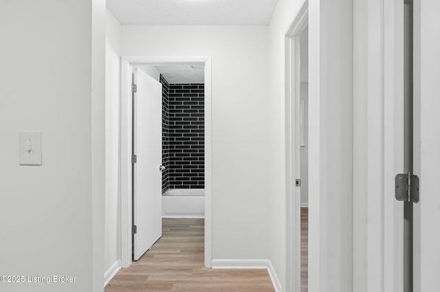 10212 Greenfield Park Rd, Louisville, KY 40258