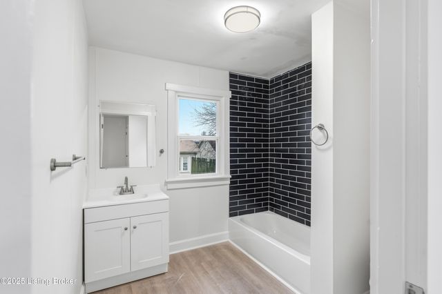 10212 Greenfield Park Rd, Louisville, KY 40258