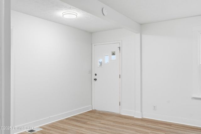 10212 Greenfield Park Rd, Louisville, KY 40258