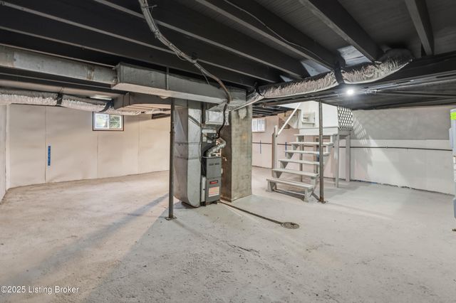 10212 Greenfield Park Rd, Louisville, KY 40258