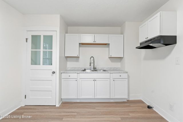 10212 Greenfield Park Rd, Louisville, KY 40258