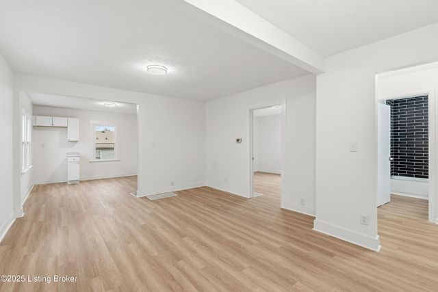 10212 Greenfield Park Rd, Louisville, KY 40258