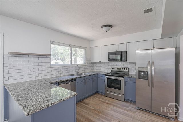 216 Holiday Circle, Savannah, GA 31419