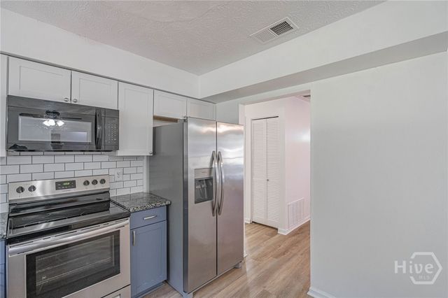 216 Holiday Circle, Savannah, GA 31419