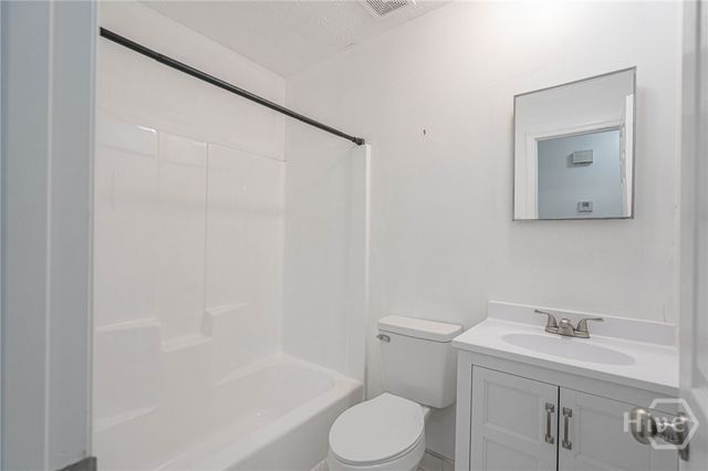 216 Holiday Circle, Savannah, GA 31419