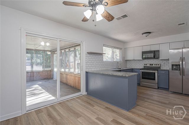 216 Holiday Circle, Savannah, GA 31419