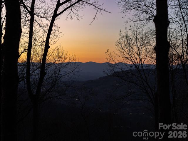 34 Mountain Vista Drive, Asheville, NC 28804