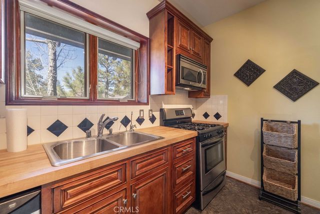 505 Lakewood Lane, Big Bear Lake, CA 92315