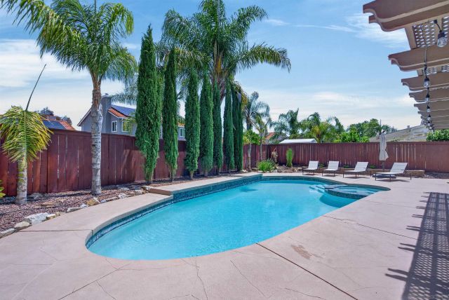 45730 Hopactong, Temecula, CA 92592