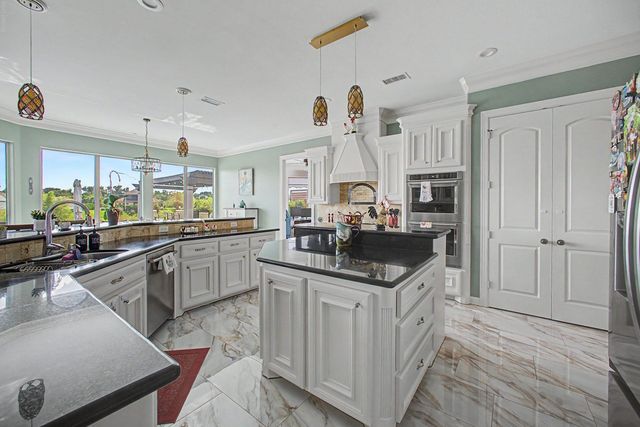 11625 Grandview Drive, Montgomery, TX 77356