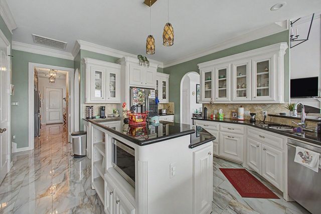 11625 Grandview Drive, Montgomery, TX 77356